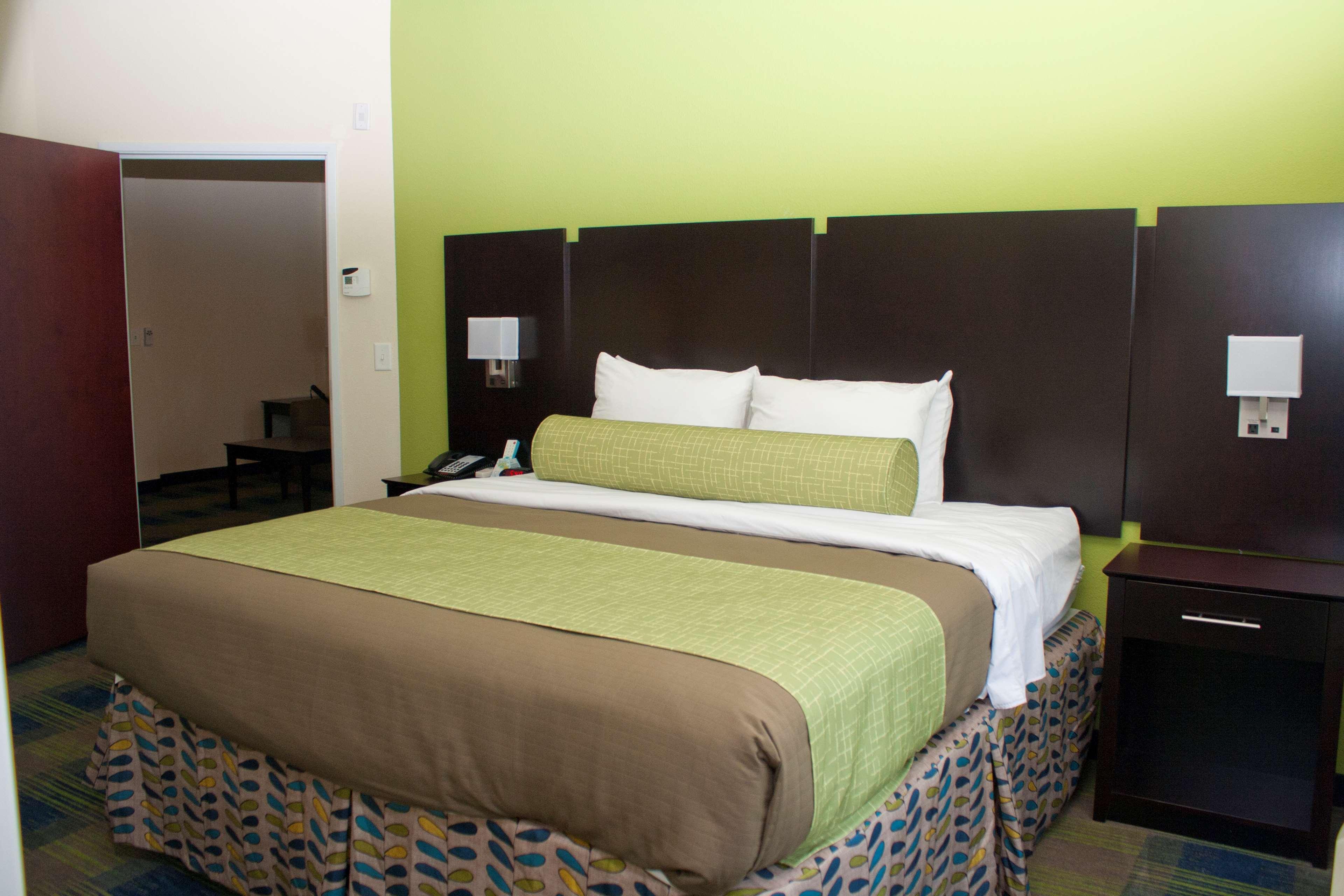 Best Western Plus Pratt Buitenkant foto