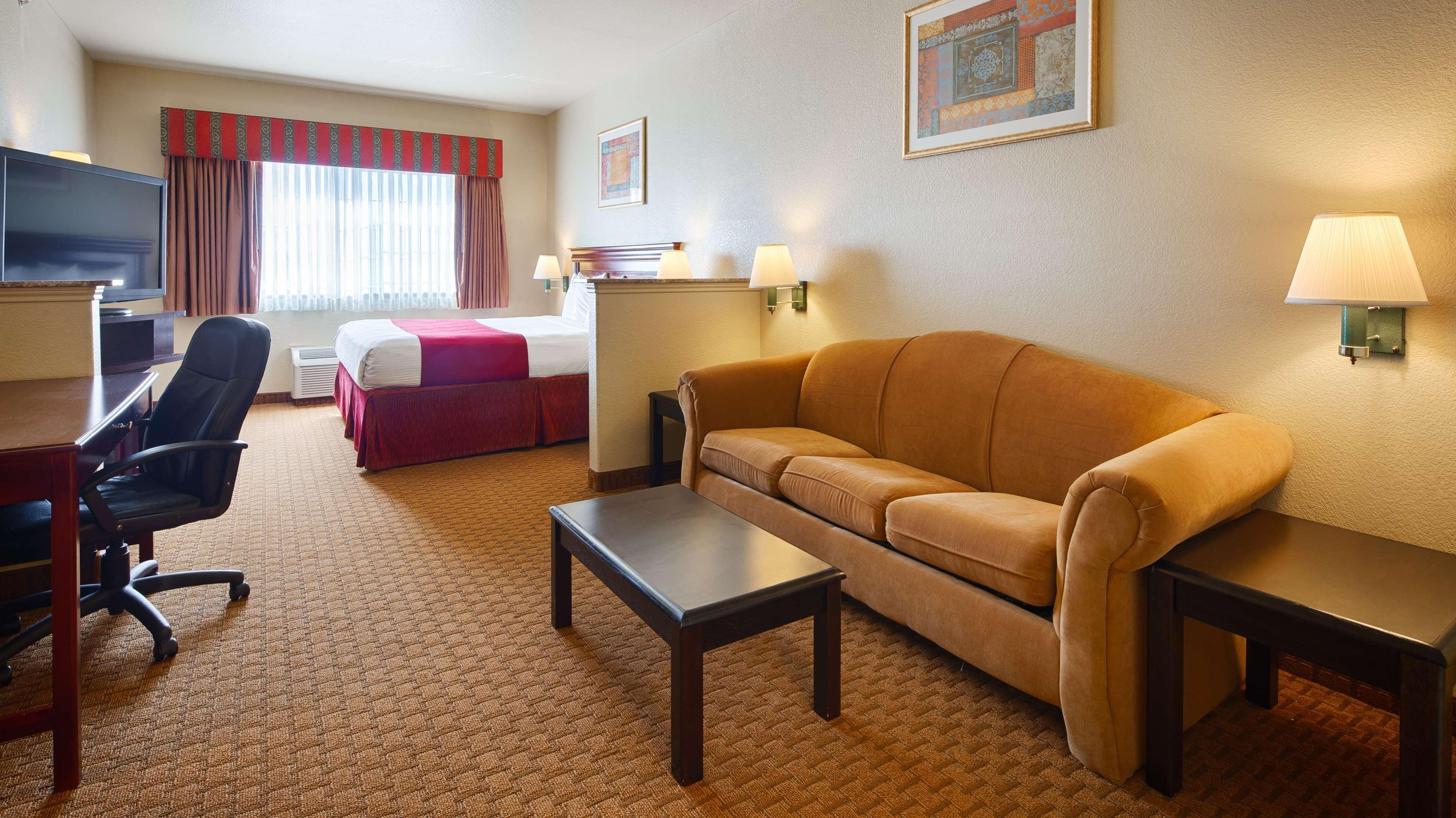 Best Western Plus Pratt Buitenkant foto