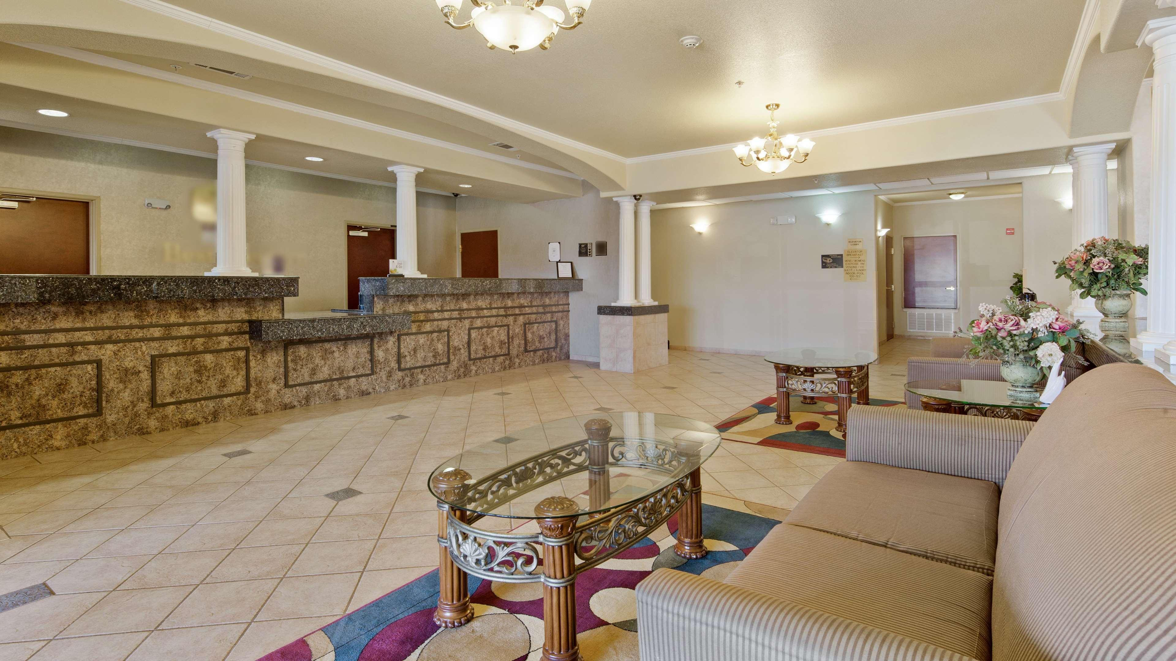 Best Western Plus Pratt Buitenkant foto