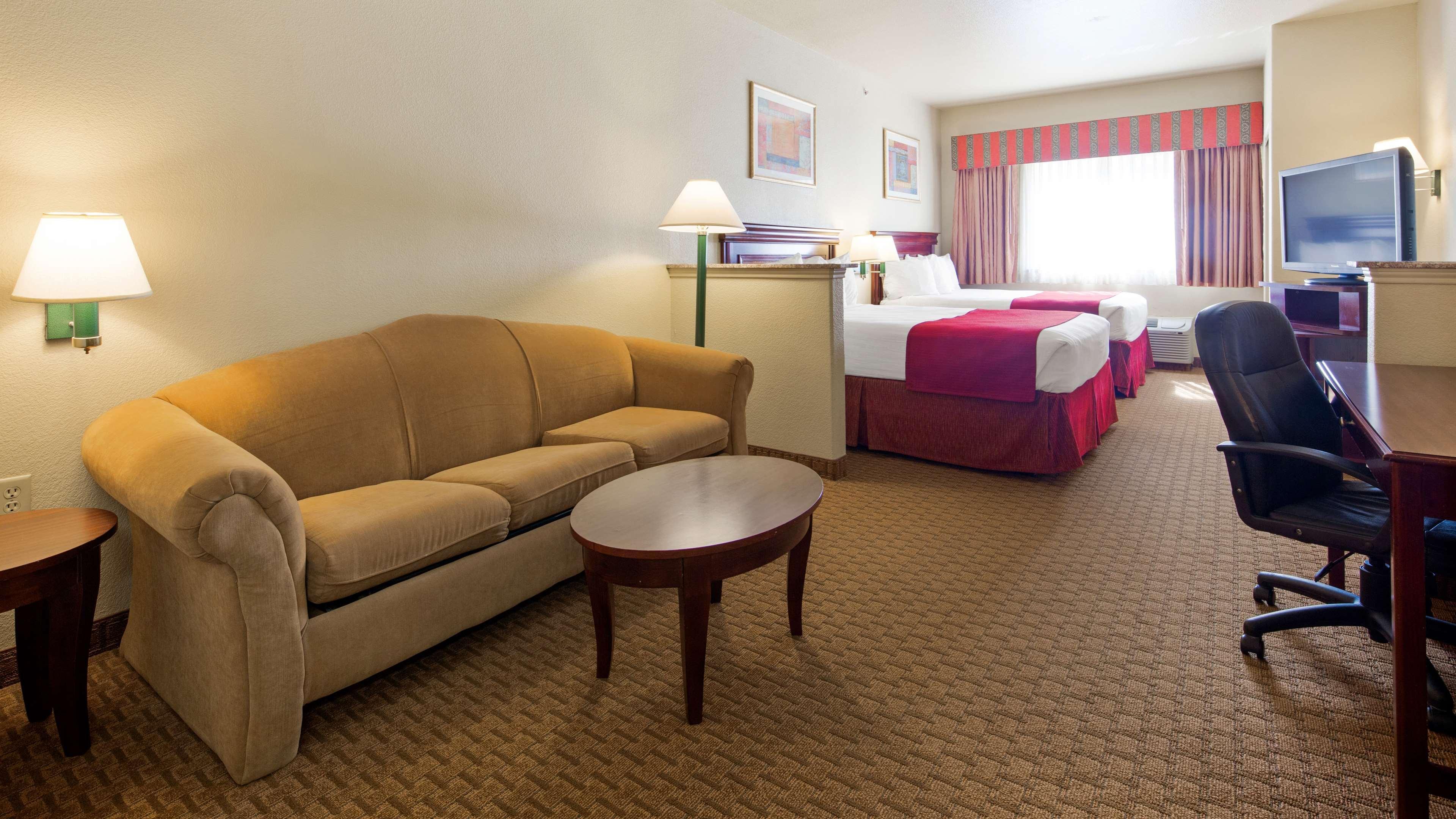 Best Western Plus Pratt Buitenkant foto