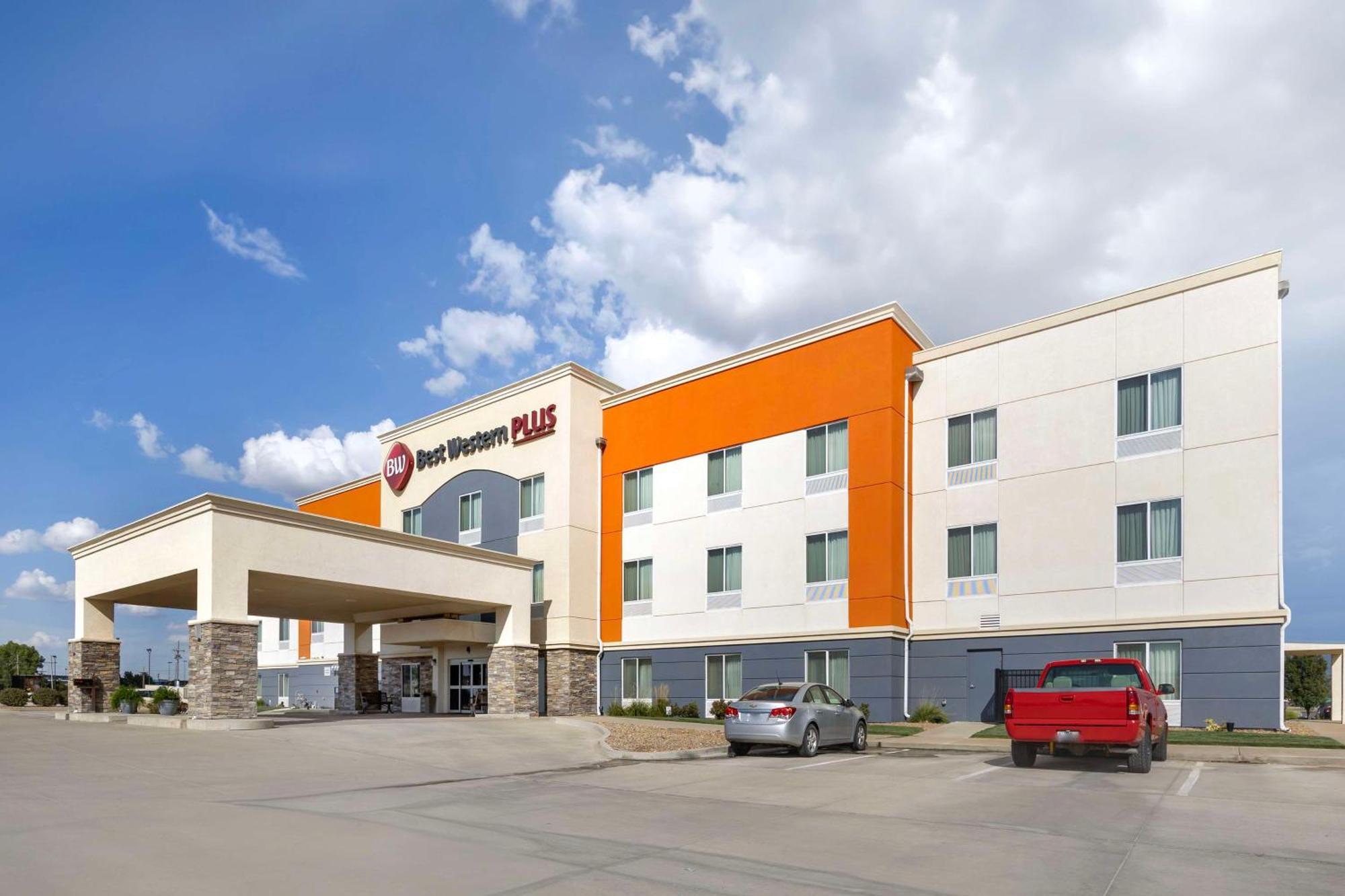Best Western Plus Pratt Buitenkant foto